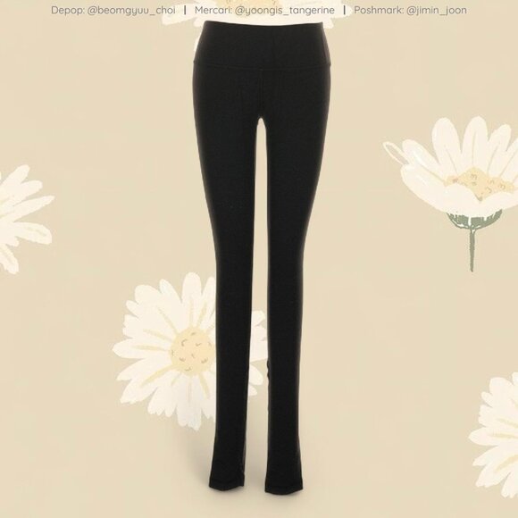 Black low waisted lululemon leggings! - Picture 2 of 6